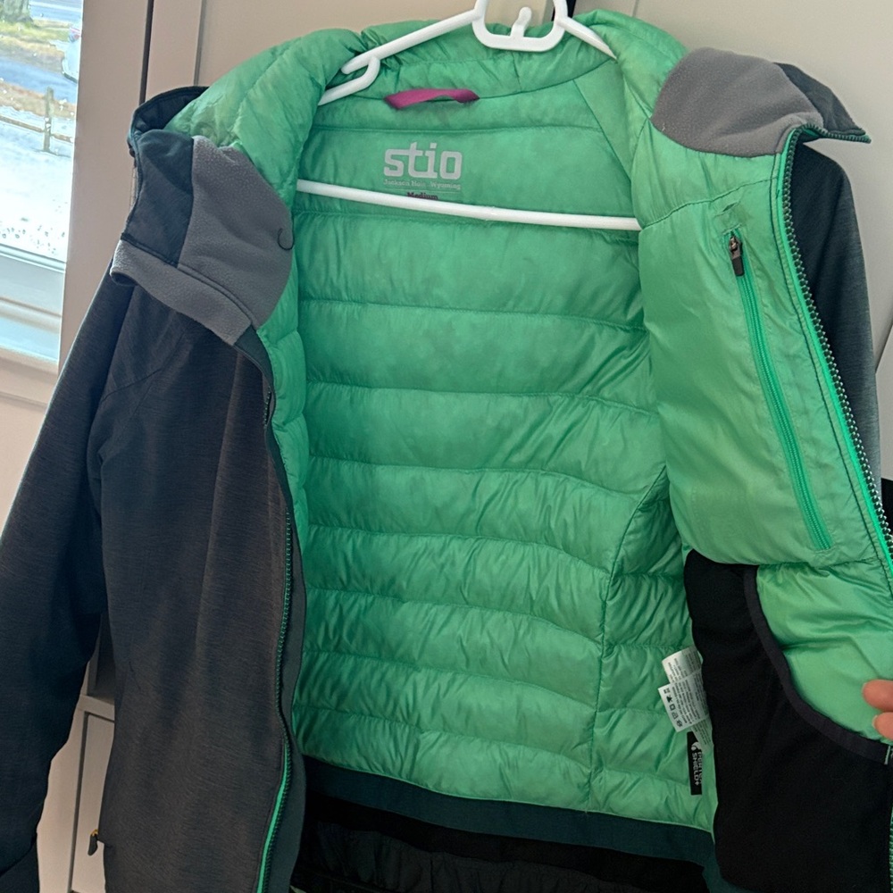 Stio shot 7 Down Jacket - Picture 5 of 7